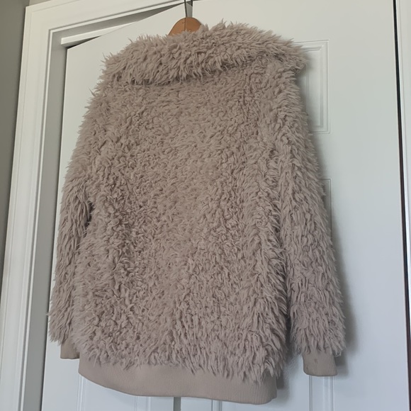 VINTAGE -snuggly soft and oh so comfy faux fur. - Picture 3 of 3